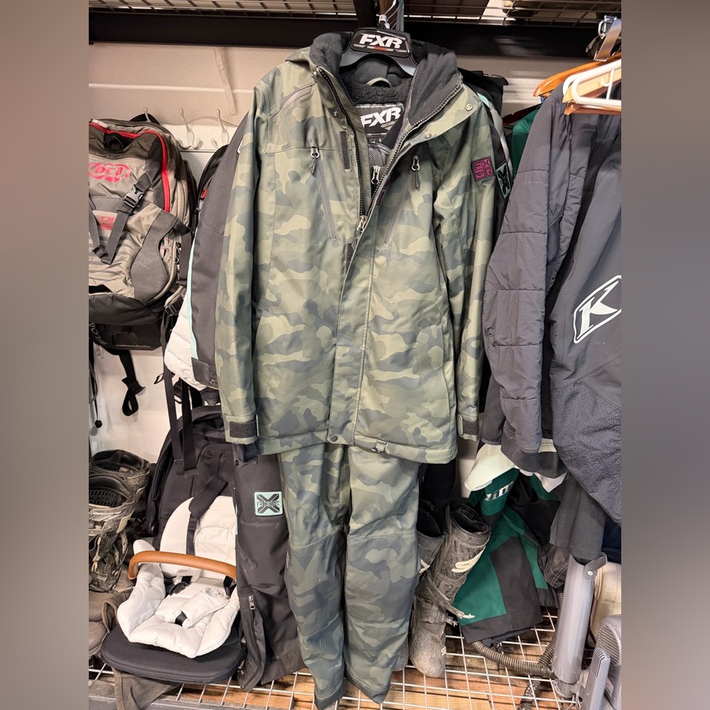 Women’s FXR camo bibs and jacket